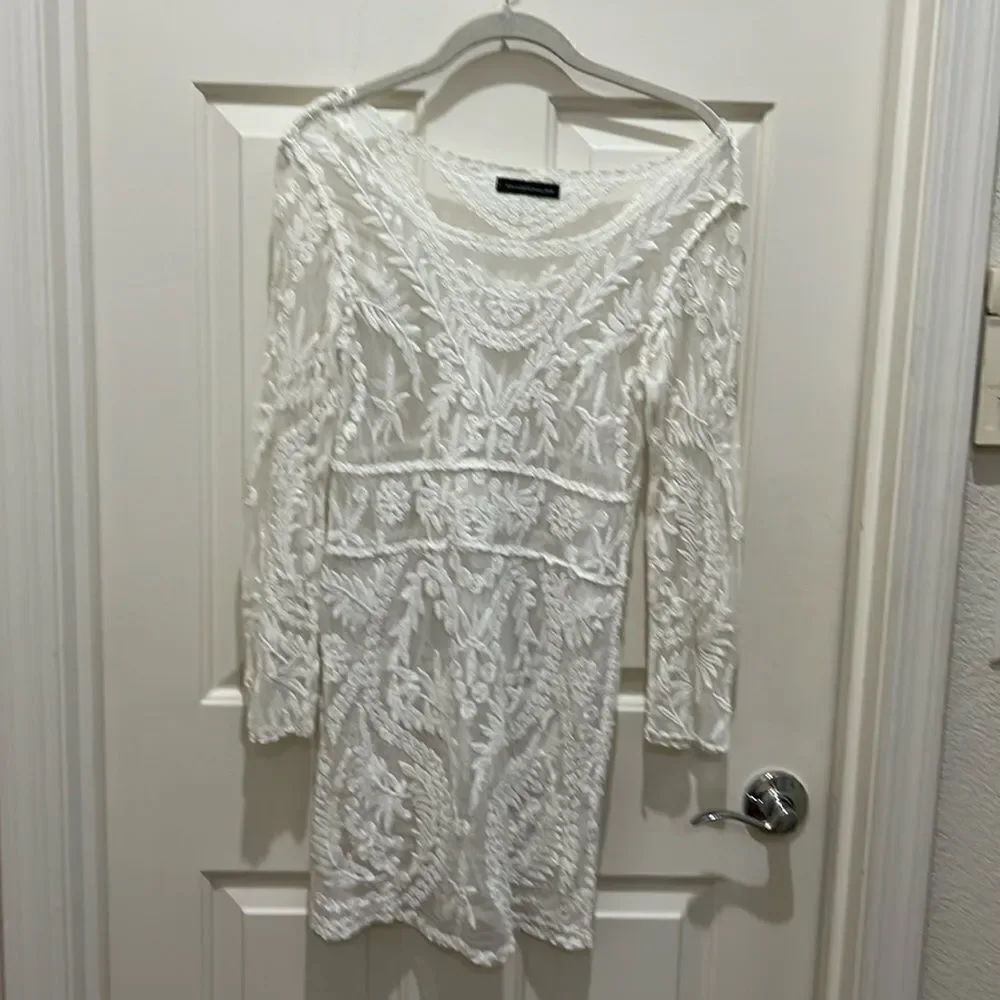You Are Not Alone Woman’s Size Medium White Sheer Dress Pool Coverup Long Sleeve